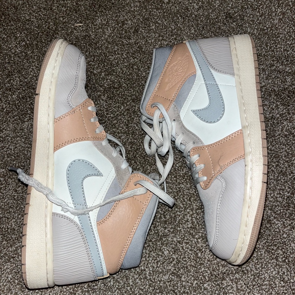 Women’s Jordan 1 Custom Colors (tan,blue,white)